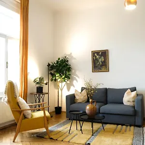 Stilvolles Im Zentrum - Free Parking Apartment